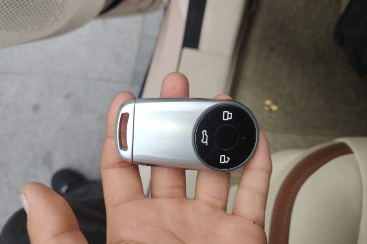 Used ORA Good Cat 2021 400km Standard Range Athena Edition Lithium-Ion Battery Vehicle Key