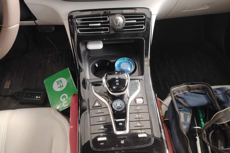 Used BYD Qin PLUS 2024 HONOR Edition DM-i 55KM Leading Model Gear Lever