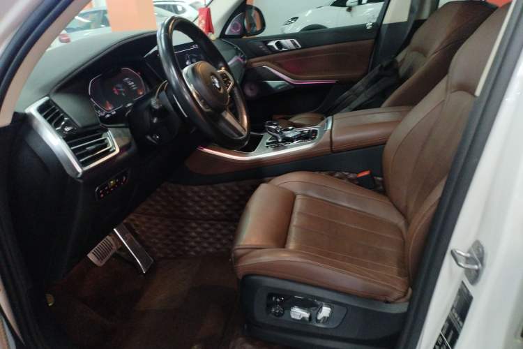 Used BMW X5 2019 xDrive40i Luxury Model with M Sport Package