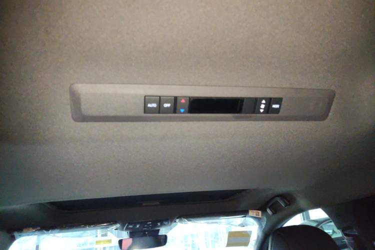 Used Toyota Sienna 2026 Model 2.5L Dual-Engine Four-Wheel-Drive Luxury Edition
