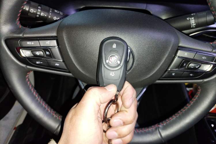 Used Buick Verano 2023 Pro GS Hunter Wind Edition Vehicle Key