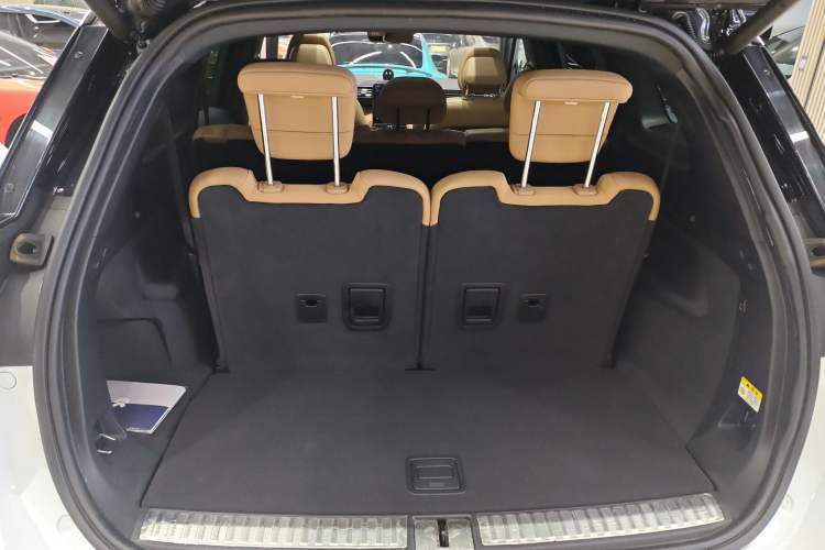 Used Nio ES8 2020 415 km Range 7-Seater Version Trunk