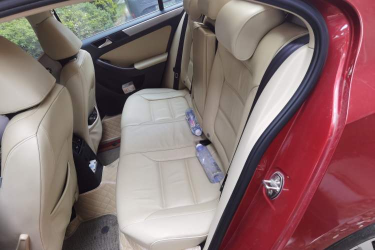 Used Volkswagen Sagitar 2012 1.6L Automatic Comfort Edition
