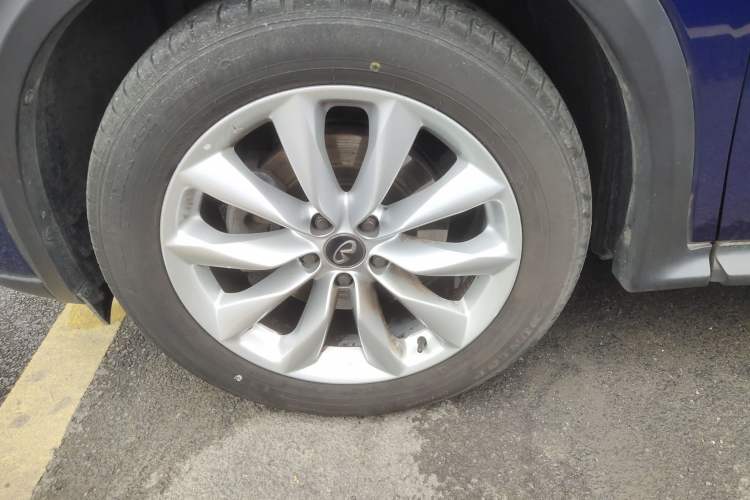 Used Infiniti QX50 2018 2.0T Two-Wheel Drive Fashion Edition Left Front Wheel Hub