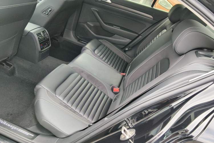 Used Volkswagen Magotan 2020 330TSI DSG Leading Model Left Rear Seat