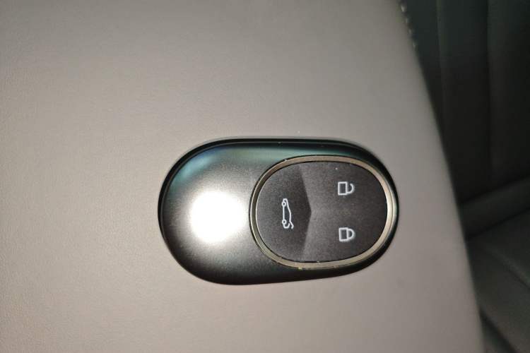 Used Nio ES8 2024 100kWh Signature Edition
