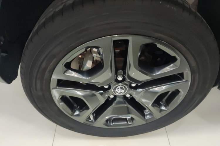 Used Toyota RAV4 2022 2.0L CVT Four-Wheel Drive Premium Edition