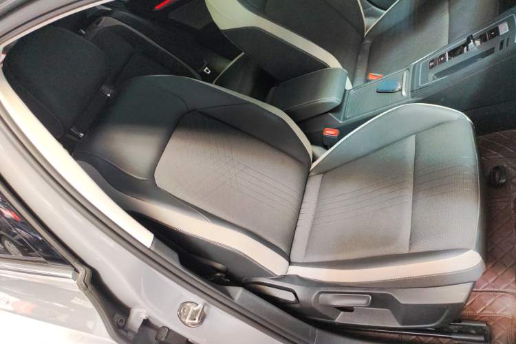 Used Volkswagen Golf 2021 280TSI DSG Pro Right Front Seat