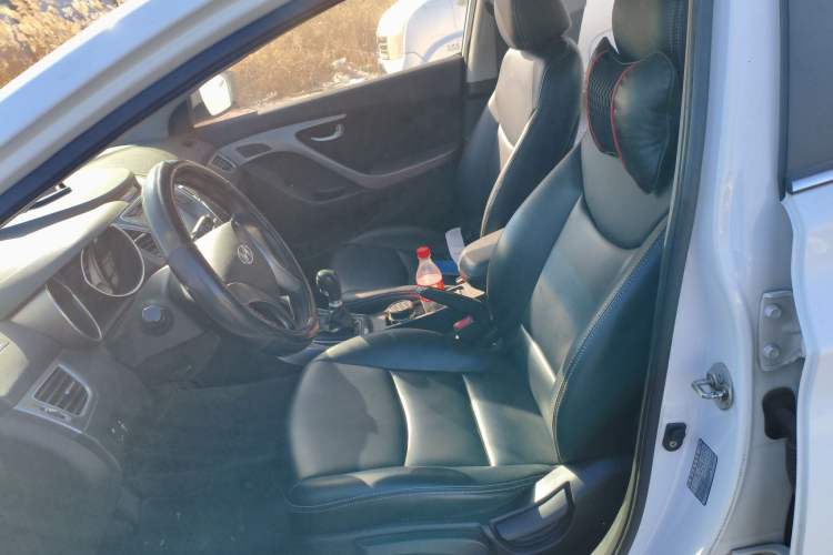 Used Hyundai Elantra (5th Generation / Langdong) 2015 1.6L Manual Leading Model
