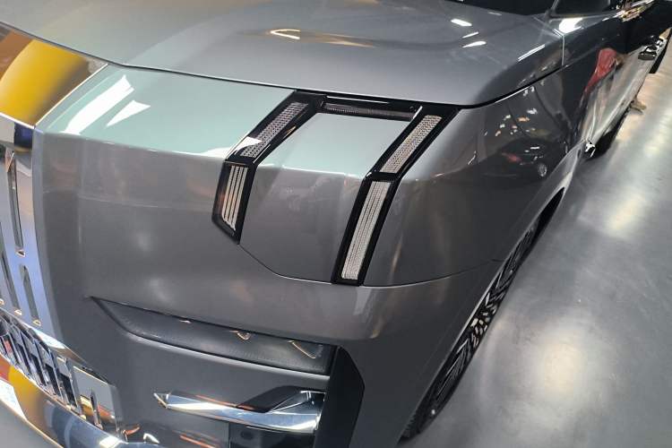 Used Zeekr 009 2024 7-Seater Walk-Through Version Four-Wheel Drive 108 kWh