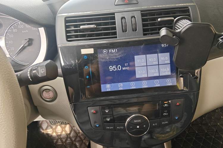 Used Nissan Tiida 2014 1.6L CVT Smart Model Audio And AC Panel