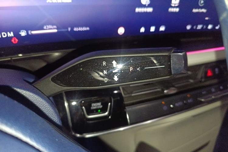 Used Buick Century 2023 2.0T Six-Seater Yinshi Edition Gear Lever