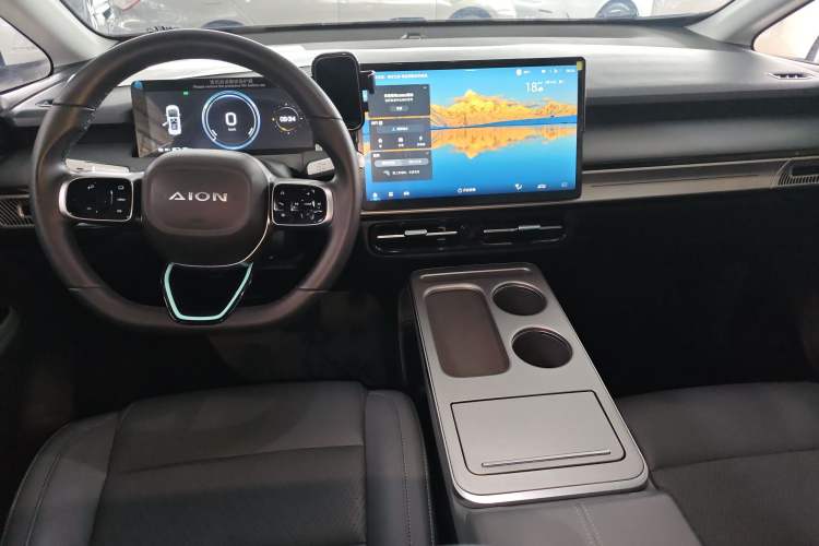 Used AION Y 2023 Plus 510 Smart Edition Center Console