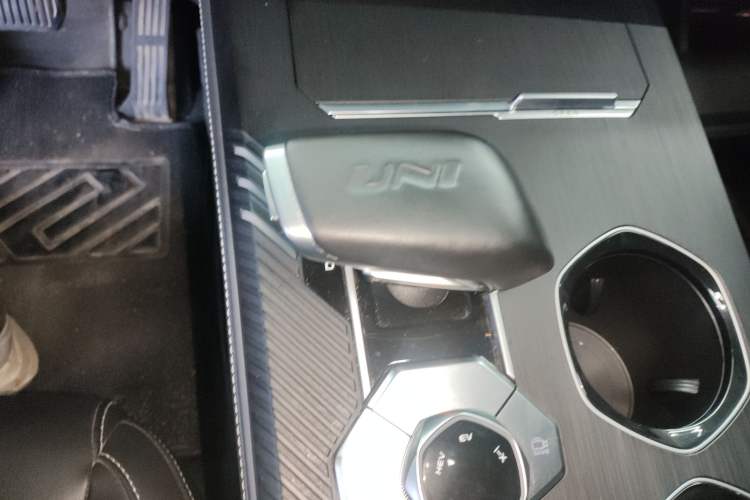 Used Changan UNI-K iDD 2023 Smart Electric iDD 1.5T 135km Smart Leading Model
