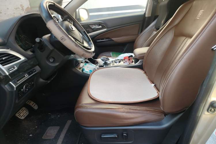 Used BYD Tang New Energy 2015 2.0T Four-Wheel-Drive Flagship Model
