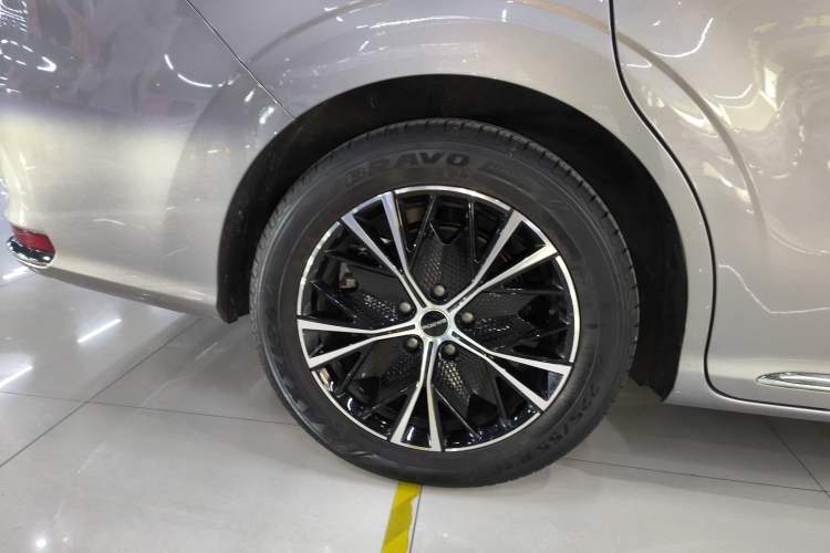 Used Roewe iMAX8 2023 400TGI Elite Edition
