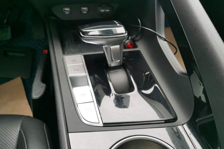 Used Hyundai Elantra 2021 1.5L CVT LUX Prestige Edition Gear Lever