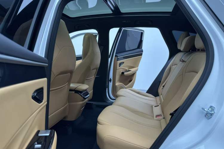 Used Geely Galaxy L7 2025 EM-i 115km Exploration Edition
