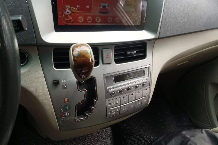 Used BYD M6 2015 2.4L Automatic Prestige Edition Gear Lever