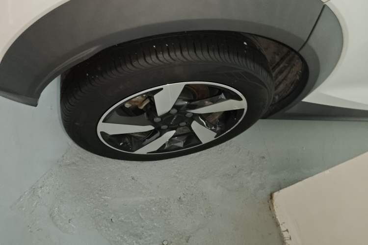 Used Lynk & Co 06 EM-P 2020 PHEV Plus Right Rear Wheel Hub