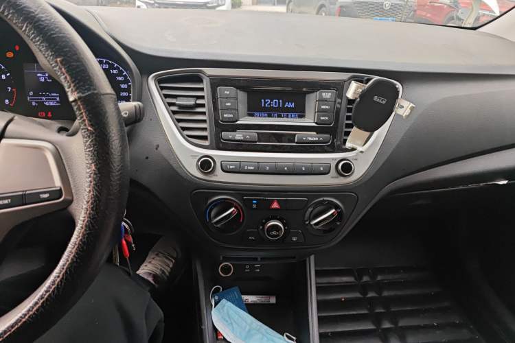 Used Hyundai Verna (new generation) 2016 1.4L Manual Cool Edition GLS
