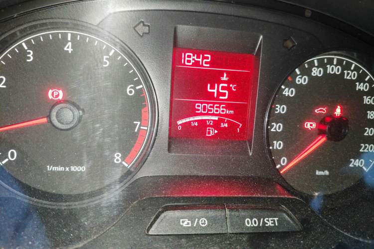 Used Volkswagen Santana 2015 1.6L Manual Comfort Edition