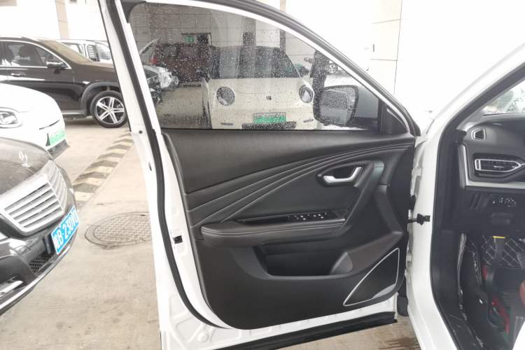 Used JETOUR X70M 2021 1.5T DCT Luxury Partner Model 7 Seats