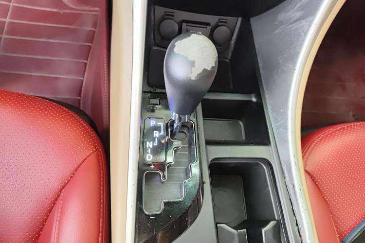 Used Hyundai Sonata 2014 2.0L Automatic Luxury Edition Gear Lever