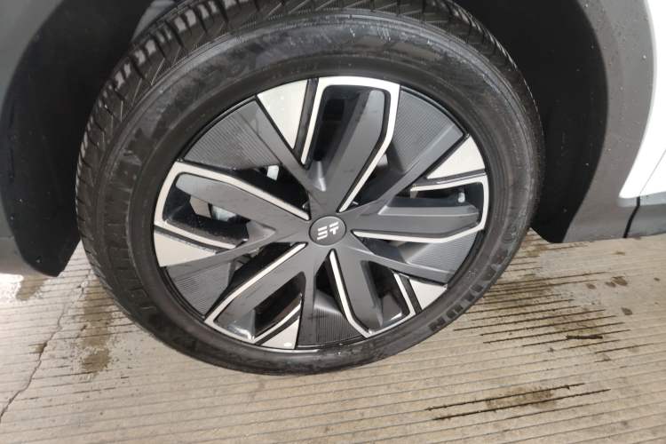 Used JETOUR Shanhai L7 2024 1.5T 120km MAX 5-Seater Left Front Wheel Hub