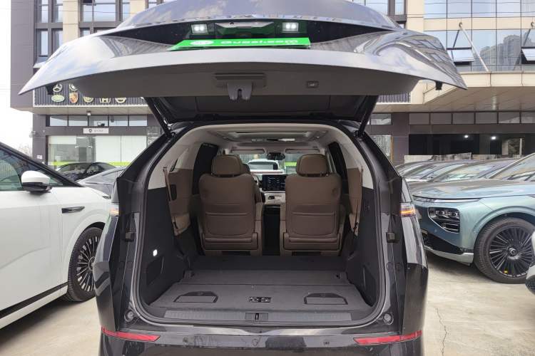 Used XPeng X9 2025 740 Ultra-Long Range Max