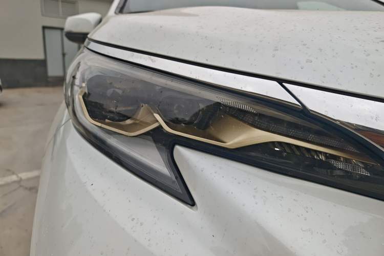 Used Toyota Granvia 2023 2.5L Hybrid Comfort Edition