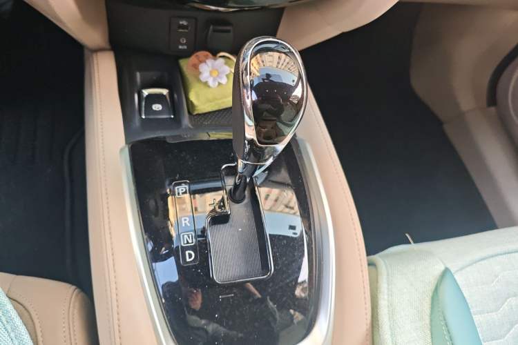 Used Nissan X-Trail 2017 2.5L CVT Leading Edition 4WD Gear Lever