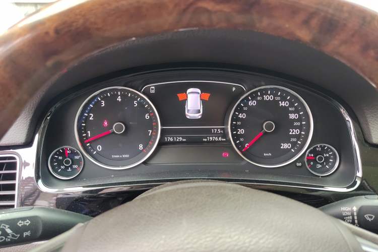 Used Volkswagen Touareg 2017 3.0 TSI Touareg Edition Instrument Cluster