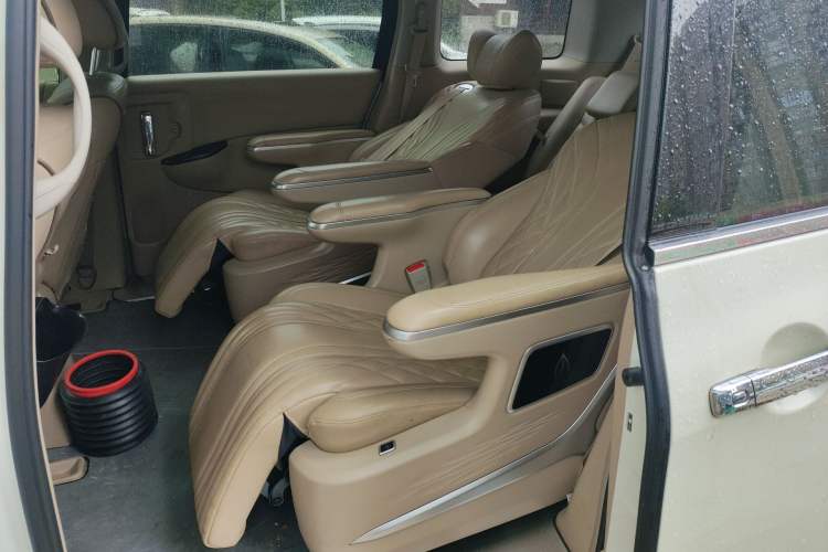 Used Nissan Quest 2015 3.5L SL
