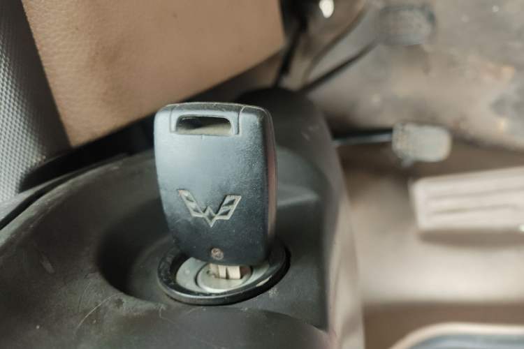 Used Wuling Rongguang 2014 1.5L S Standard Version