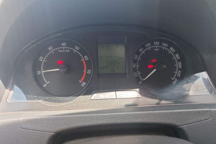 Used Skoda Rapid 2015 1.6L Automatic Smart Selection Model