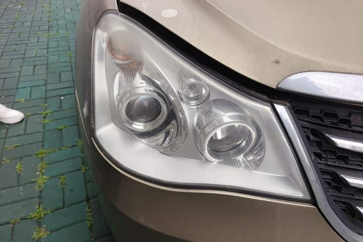 Used Dongfeng Aeolus A60 2014 1.6L Automatic Luxury Model Right Front Headlight