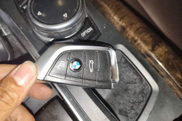 Used BMW X5 2014 xDrive35i Elegant Edition Vehicle Key