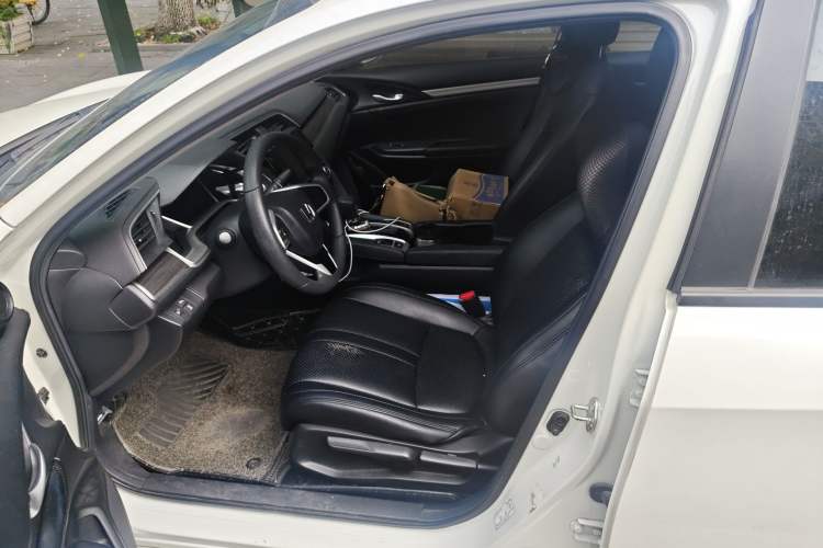 Used Honda Civic 2019 220TURBO CVT Dynamic Edition China VI Emission Standard Left Front Seat