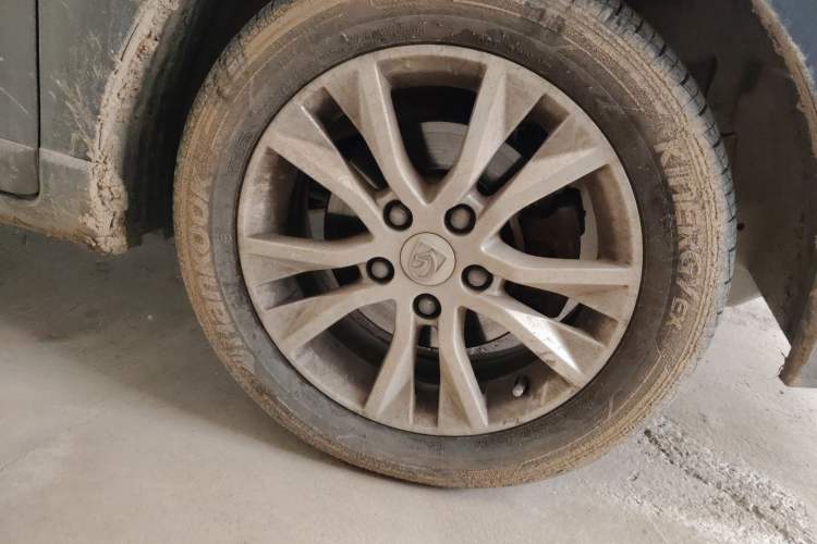 Used Baojun 730 2014 1.5L manual luxury trim 7 seats
