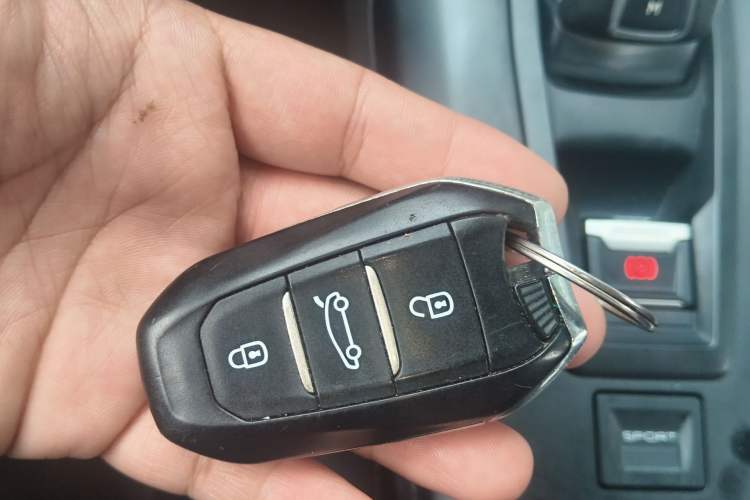 Used Peugeot 4008 2017 350THP Elite Edition Vehicle Key