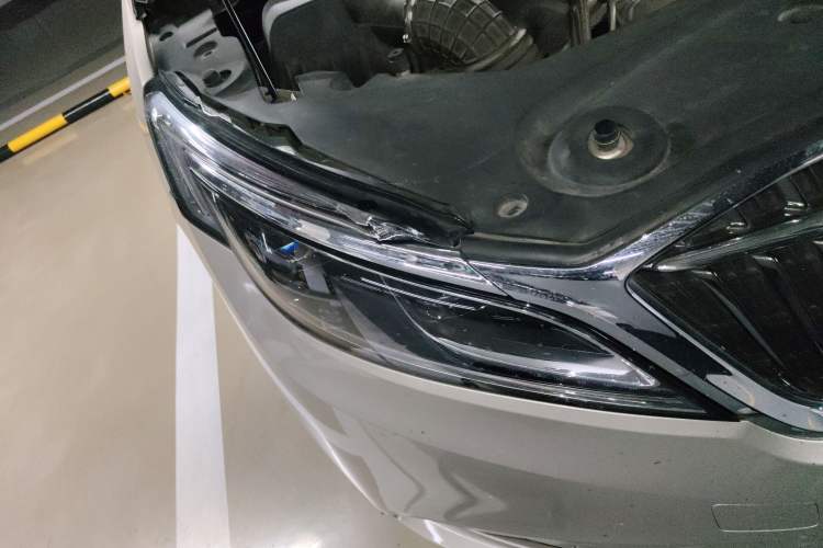 Used Buick GL8 2017 ES 28T Luxury Model China V Standard Right Front Headlight