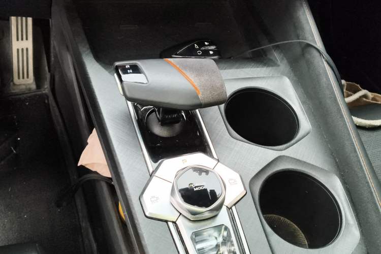 Used CHANGAN UNI-V 2022 2.0T Leading-Speed Edition
