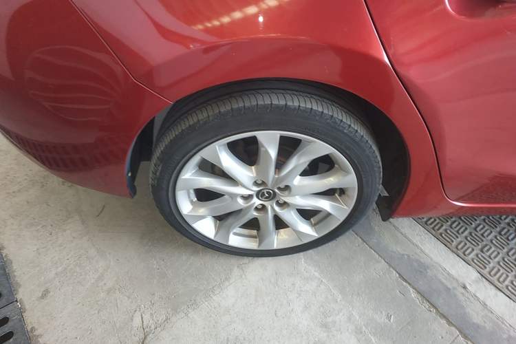 Used Mazda 3 Axela 2016 Sedan 2.0L Automatic Sport Model