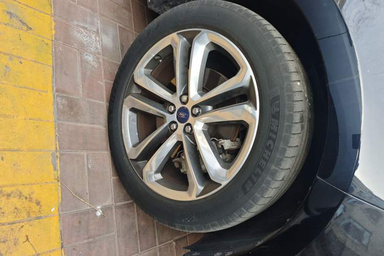 Used Ford Edge 2018 EcoBoost 245 Two-Wheel-Drive Titanium 7-Seater China V Standard
