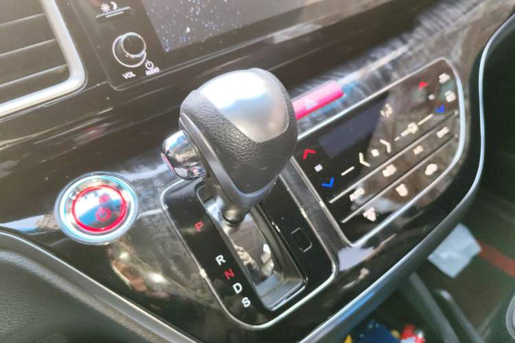 Used Honda Elysion 2019 2.0L Hybrid Luxury Edition Gear Lever