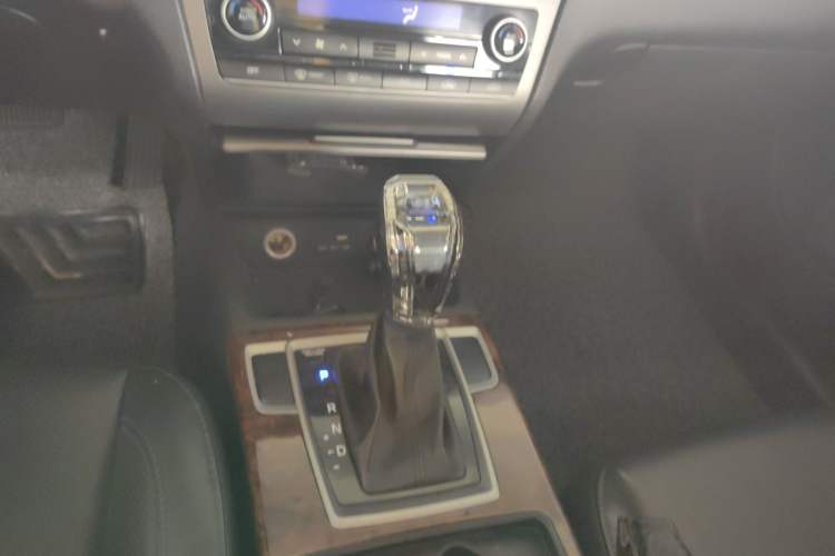 Used Hyundai Mistra 2014 1.8L Automatic Deluxe DLX Model Gear Lever