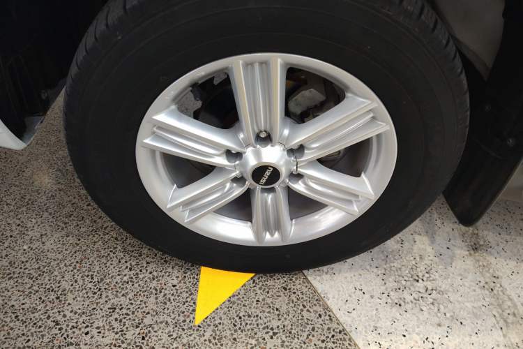 Used Isuzu mu-X 2017 2.5T Four-Wheel Drive Automatic Luxury 7-Seater