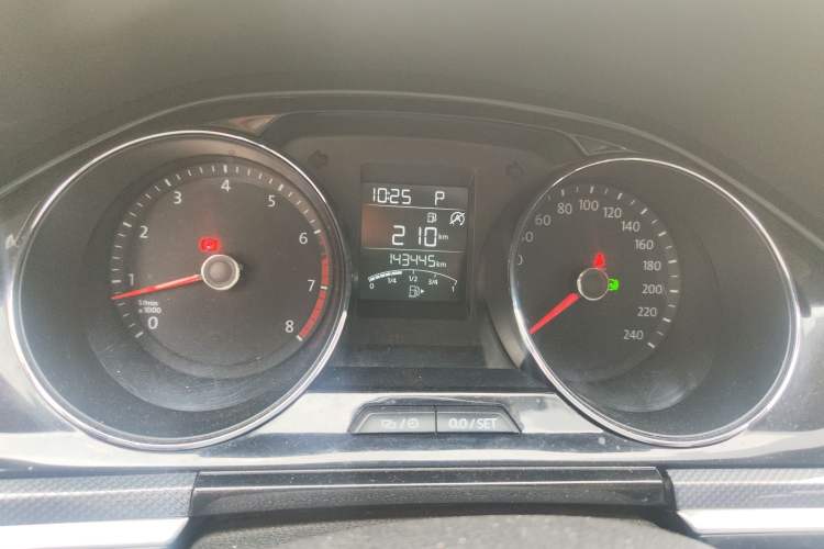 Used Volkswagen C-TREK 2017 230TSI DSG Comfort Version
