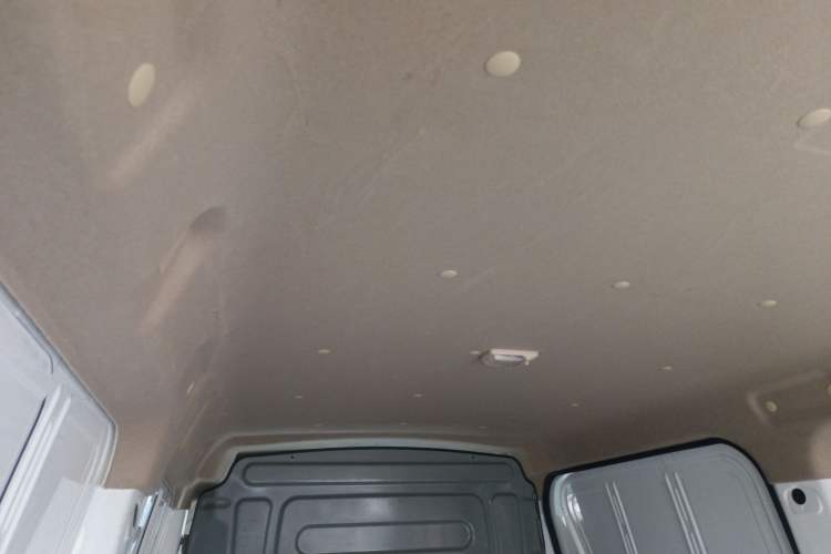 Used CHANGAN KAICHENG Ruixing EM60 2022 Pure Electric Van 4498 mm Long Flat Roof with Rear-Hinged Doors 2 Seats 60 kW 41.86 kWh
